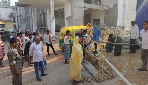 पुनसिया के समीप ट्रेन से कटकर युवक की मौत