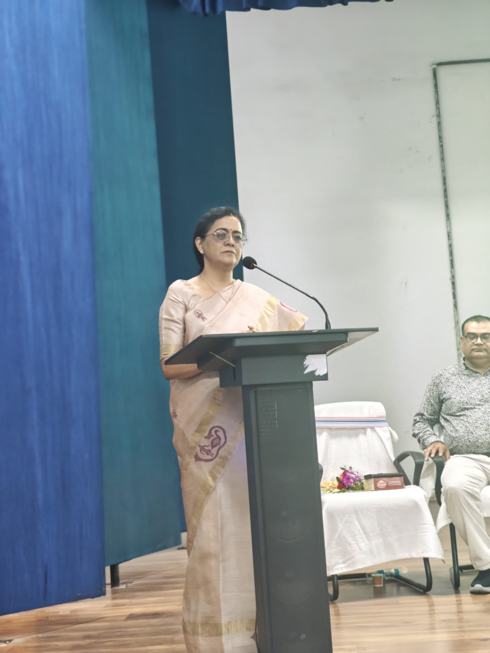 Chaibasa News : डिजिटल पोर्टलों से विवि संचालन में मिलेगी मदद : कुलपति