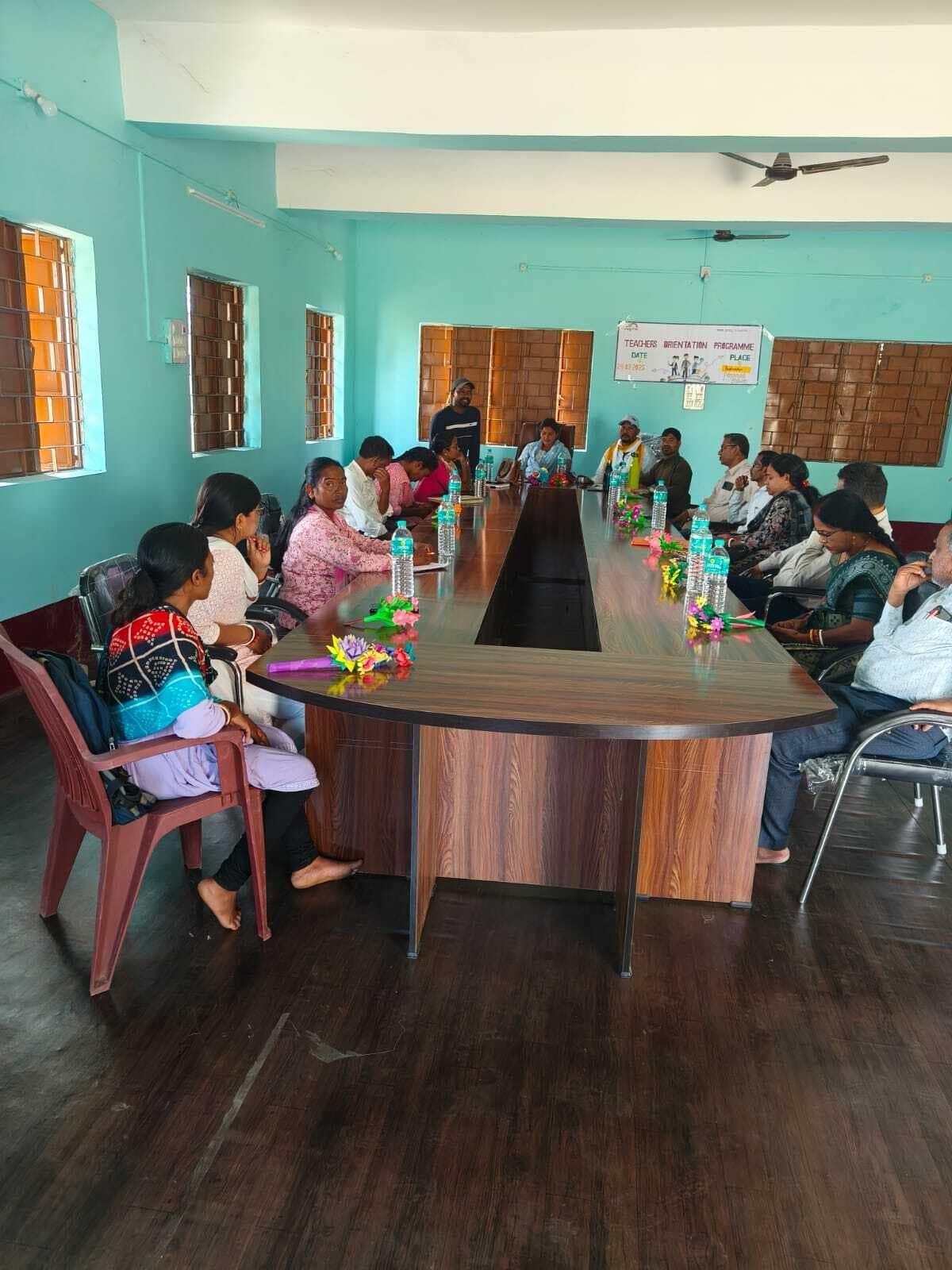 West Singbhum News : मिड डे मील में शिकायत मिली, तो कार्रवाई