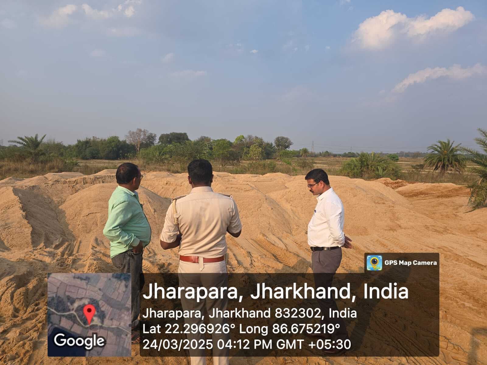 Jamshedpur News : बहरागोड़ा : झारापारा गांव में छापेमारी, 15 हजार सीएफटी बालू जब्त, केस दर्ज