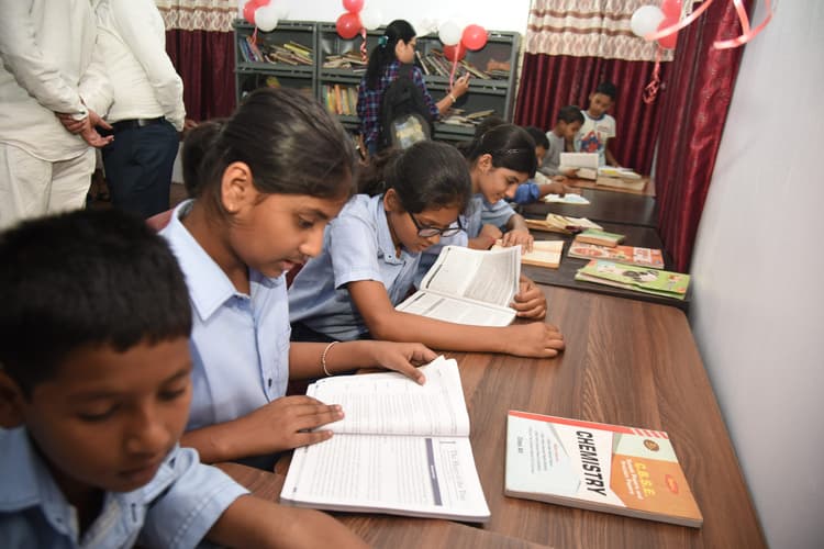 अनुकूल वातावरण में पढ़ पायेंगे पुलिसकर्मियों के बच्चे, गोलमुरी पुलिस लाइन में खुला बाल पुस्तकालय