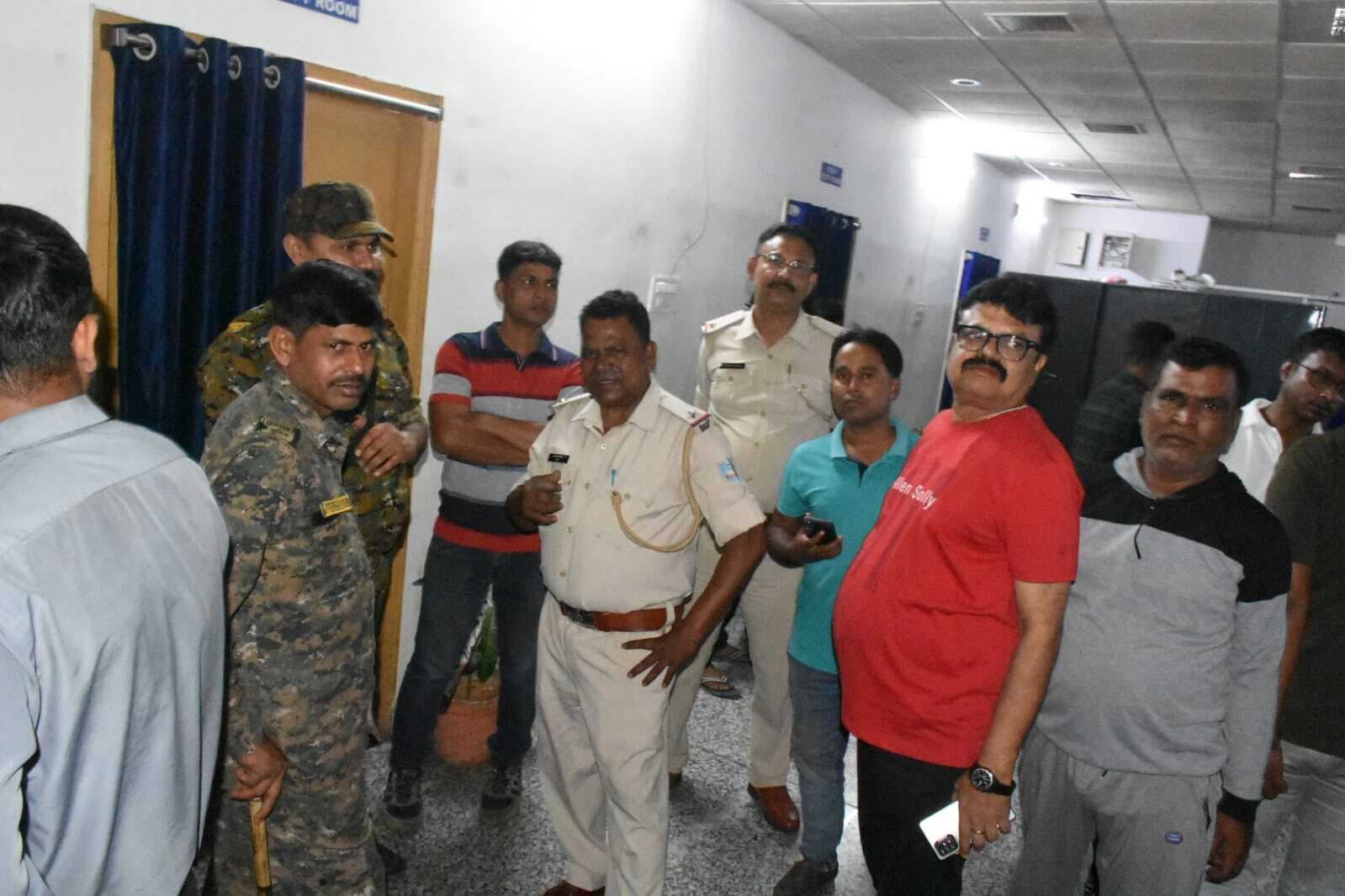 Dhanbad News: मरीज की मौत के बाद एसएनएमएमसीएच में हंगामा