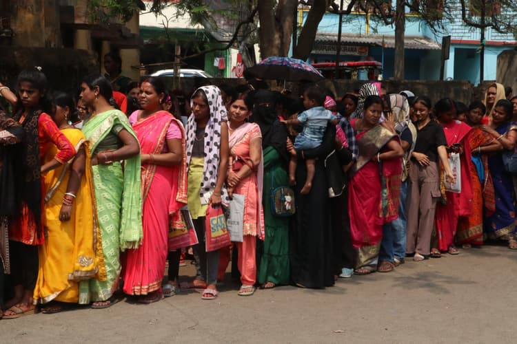 Dhanbad News: मंईयां सम्मान योजना : कभी हो जा रहा लिंक फेल तो कभी सर्वर डाउन