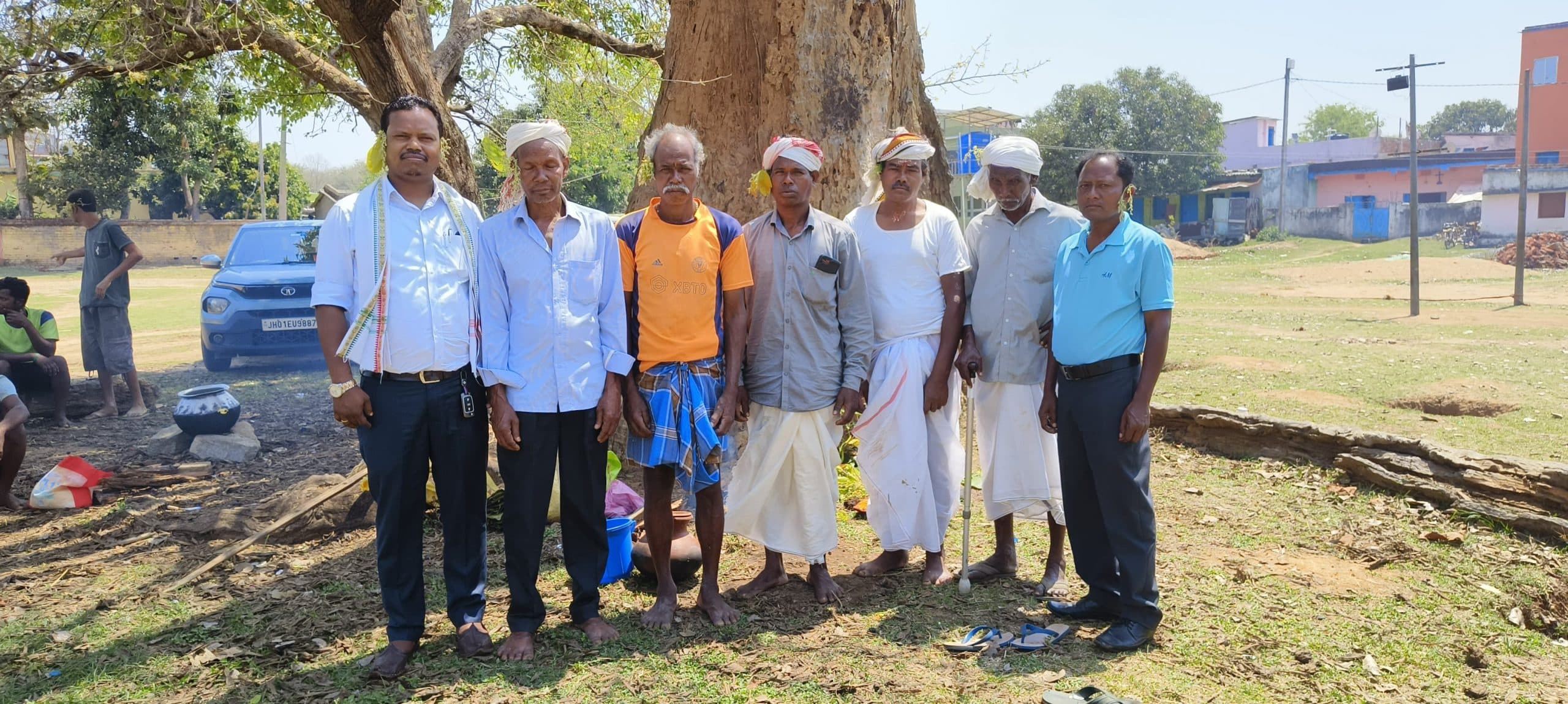 बड़काटोली शांति नगर में हुई सिंगबोंगा की पूजा-अर्चना