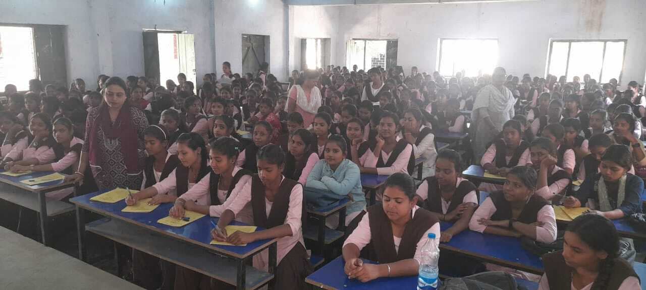 अमरपुर उच्च विद्यालय में प्रायोगिक परीक्षा शुरू