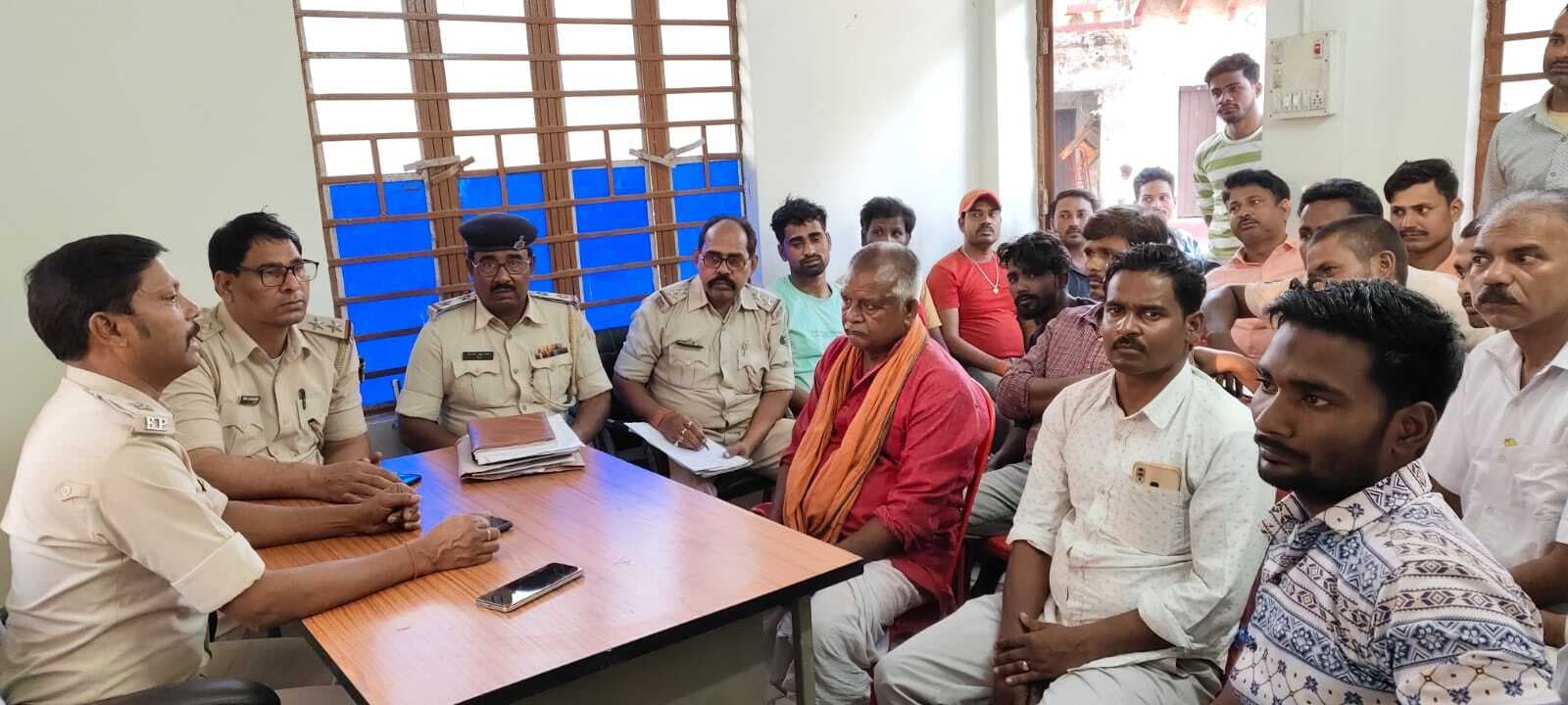 डीजे संचालकों के साथ थानाध्यक्ष ने की बैठक