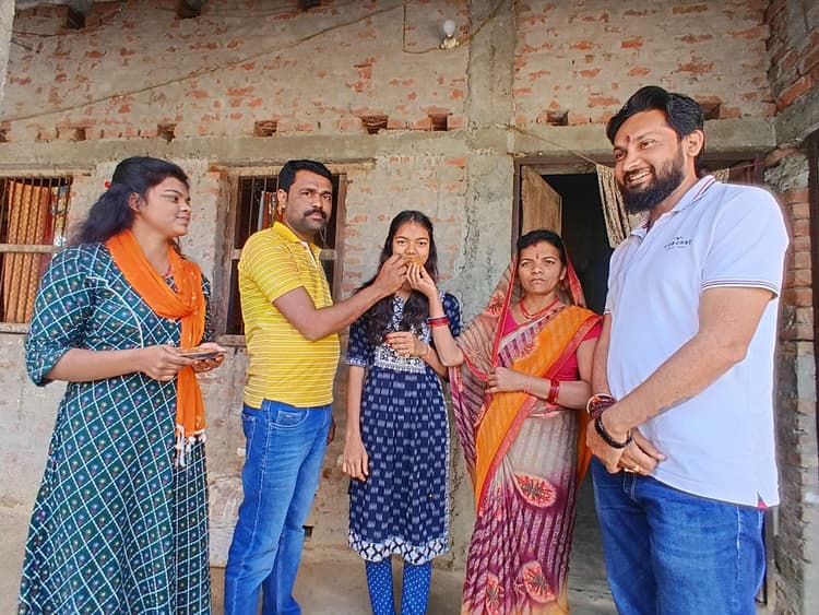 Intermediate result: टॉप थ्री में छात्राओं का रहा दबदबा, घोड़ासहन की तनु बनी जिला टॉपर