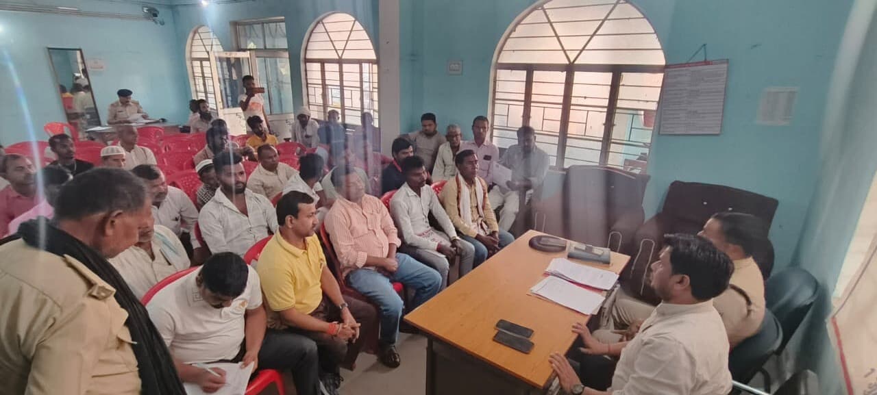 Gaya News : पर्व-त्योहारों में माहौल खराब करने वालों की पहचान करना सबकी जिम्मेदारी