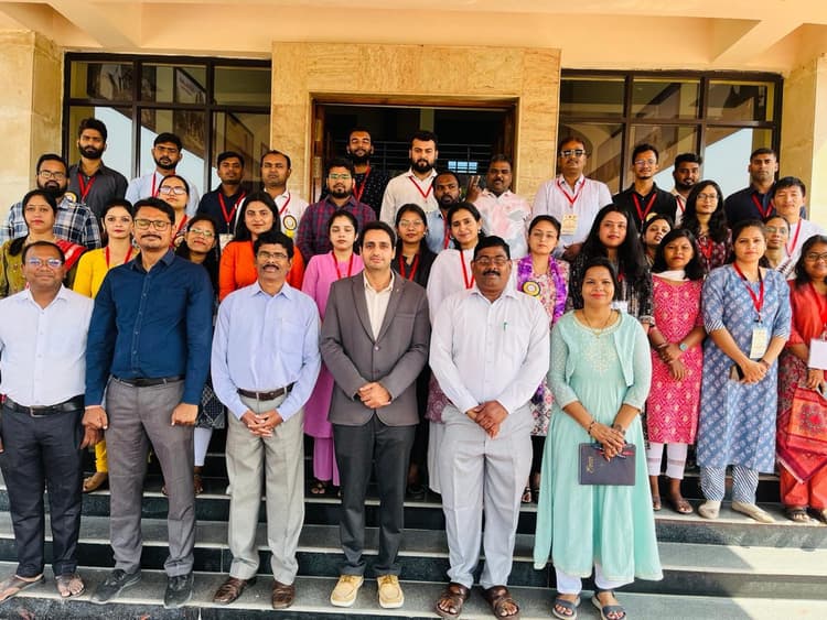 Gaya News : सामाजिक चुनौतियों का समाधान करने में अनुसंधान की भूमिका महत्वपूर्ण