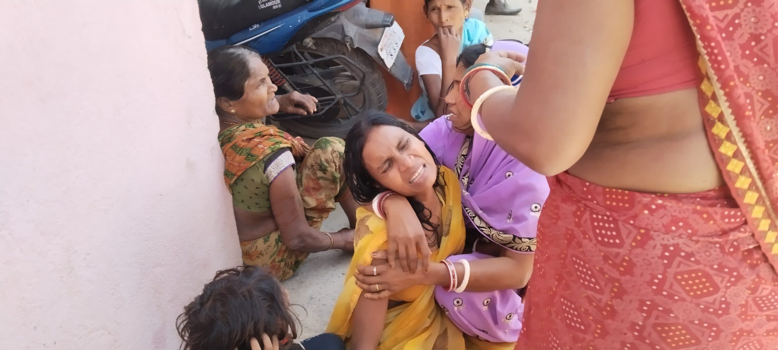 Gaya News : वजीरगंज के बनियाडीह में युवक की हत्या कर पेड़ से लटकाया शव