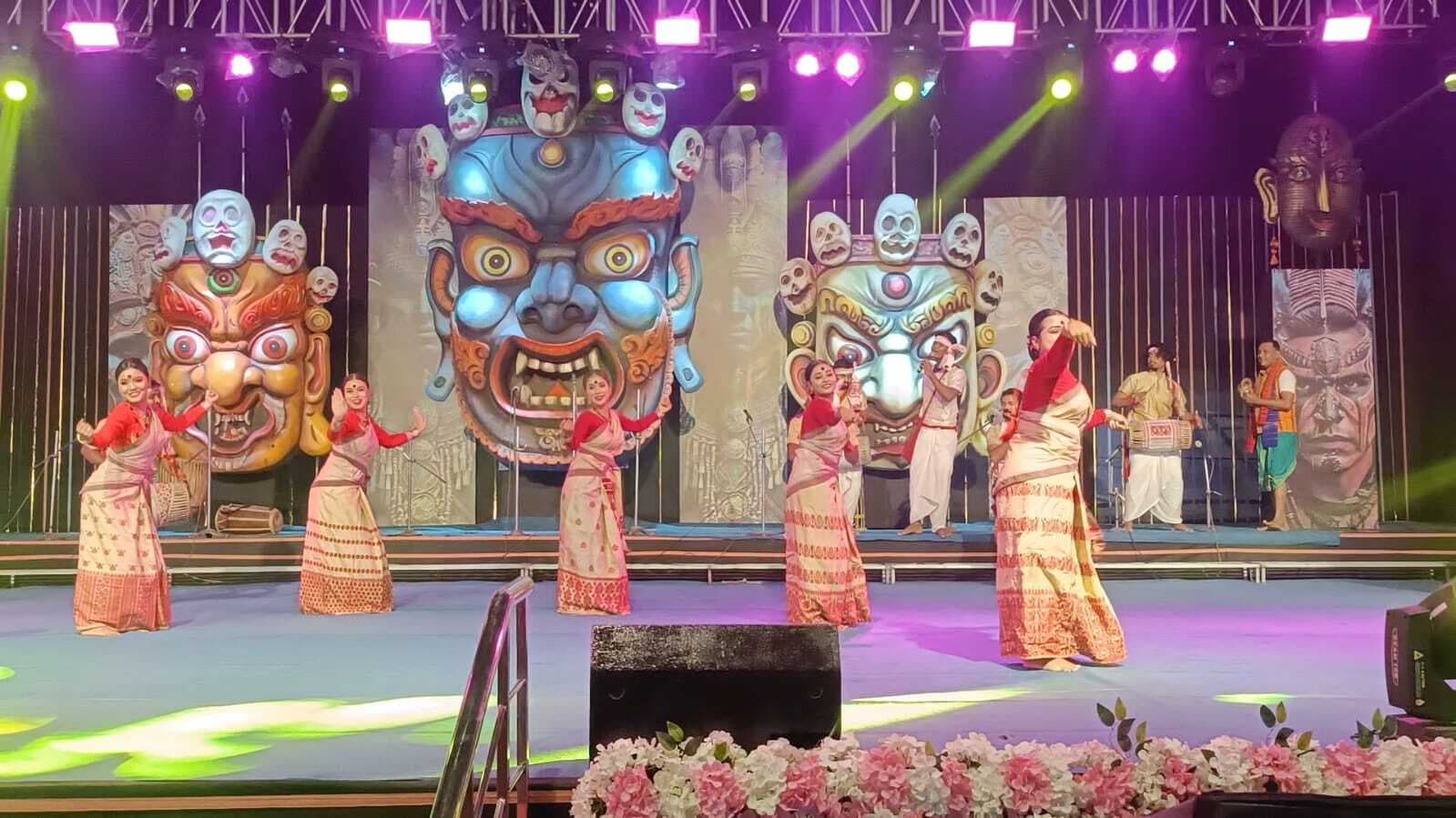 West Singbhum News : पूर्वोत्तर राज्यों की सांस्कृतिक झलक, दर्शक मंत्रमुग्ध