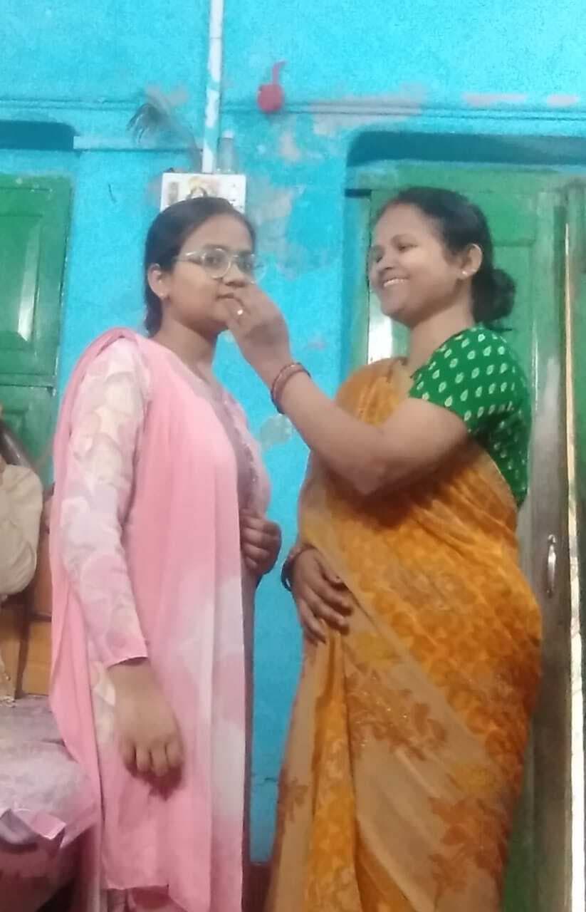 Education news from Samastipur:सत्तू बेचकर बेटी को वाणिज्य संकाय में बनाया जिला टॉपर