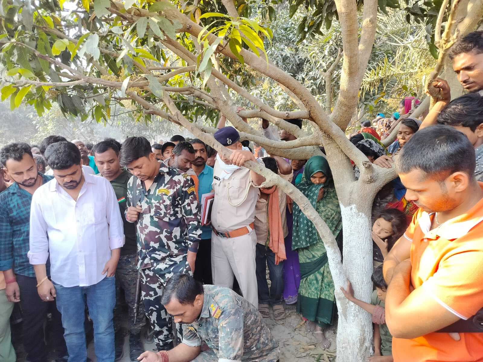 Crime news from Samastipur:गले में फंदा लगा कर युवक की हत्या, शव को पेड़ पर लटकाया