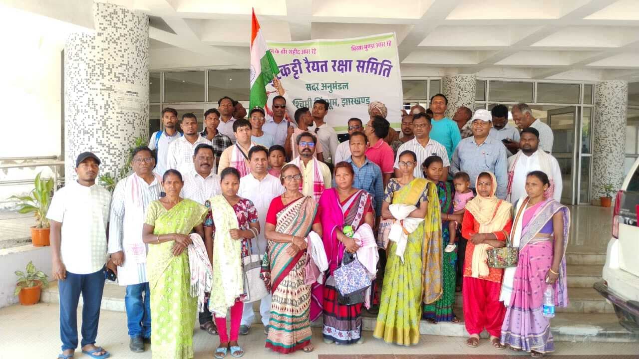 Chaibasa News : आदिवासी-मूलवासियों की कृषि भूमि के हस्तांतरण पर रोक लगे