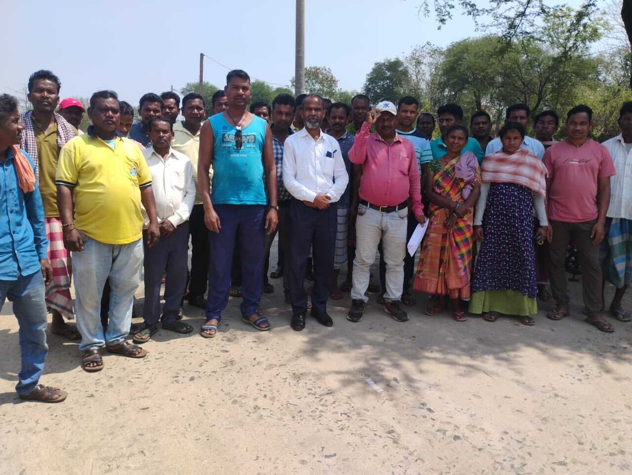 East Singhbhum News : मुसाबनी की बागजाता माइंस में 16 दिनों से काम बंद, ठेका मजदूर संकट में