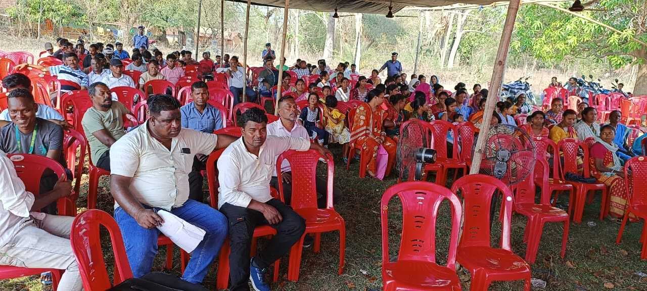 East Singhbhum News : खदान में स्थानीय बेरोजगारों को रोजगार देने की मांग, मिला आश्वासन