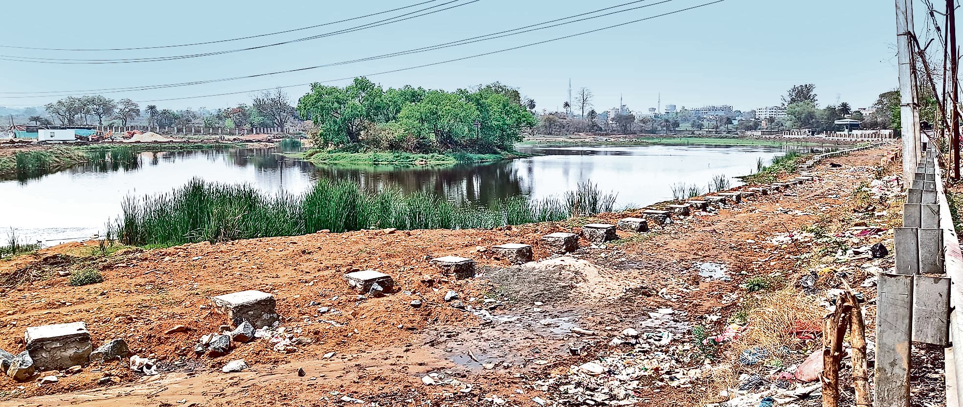 Dhanbad News: रेजलीबांध की जमीन पर अतिक्रमण बर्दाश्त नहीं : डीडीसी