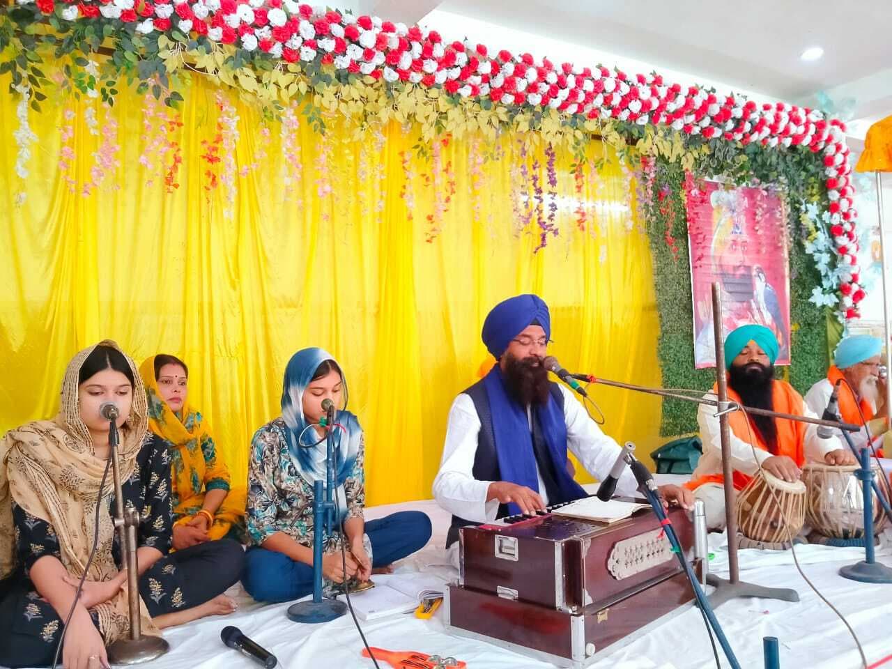 Dhanbad News: टाटा सिजुआ गुरुद्वारा में मना होला मोहल्ला पर्व