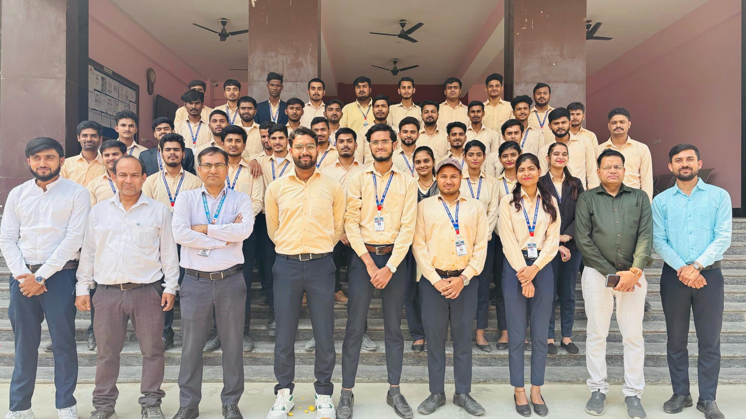 एसएनएस कॉलेज ऑफ़ फार्मेसी ने मारी बाजी