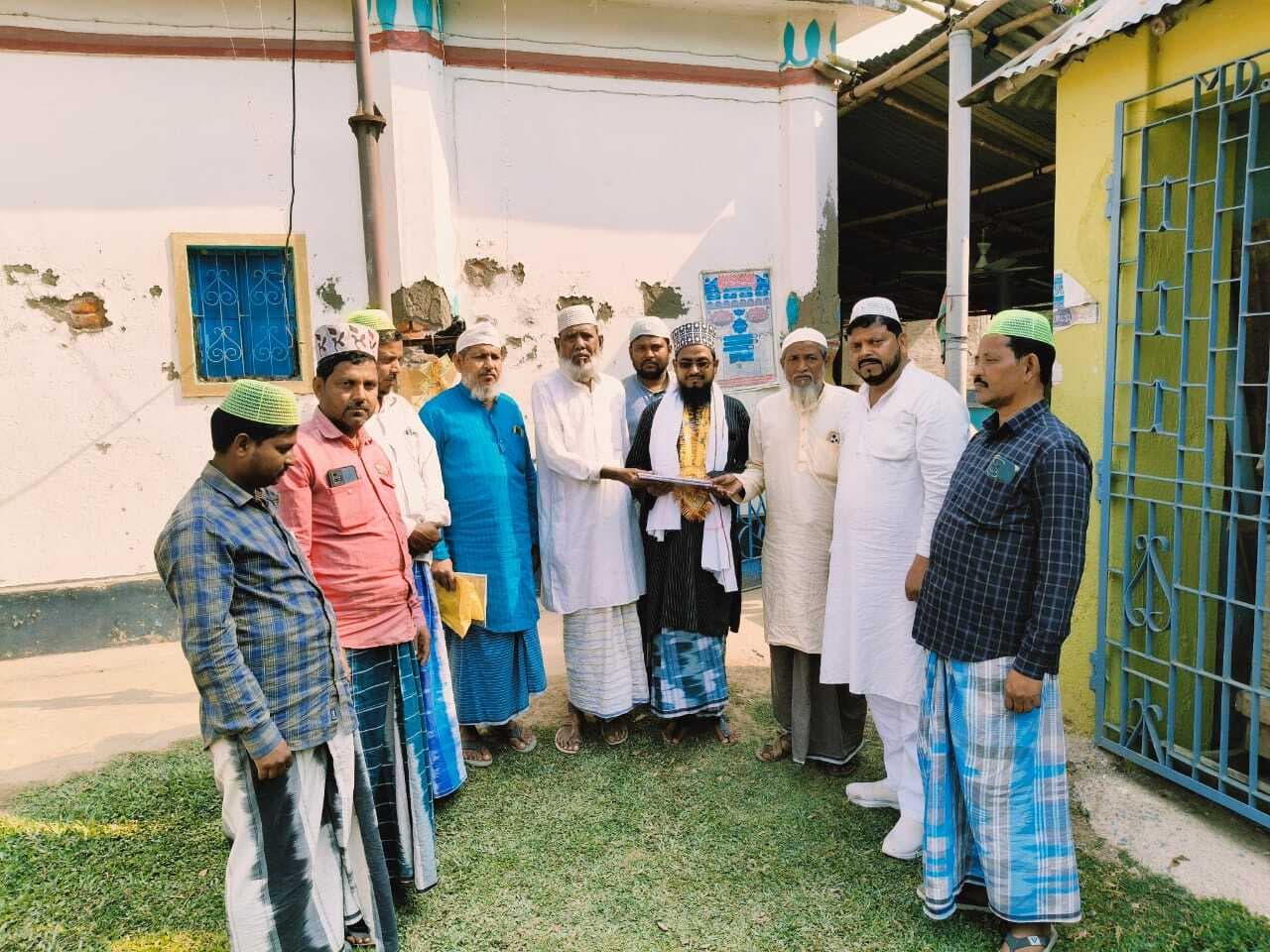 कुरआन ए पाक मुकम्मल होने पर इमाम को दी विदाई