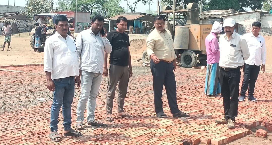 खेल मैदान निर्माण कार्य का पीओ ने किया निरीक्षण