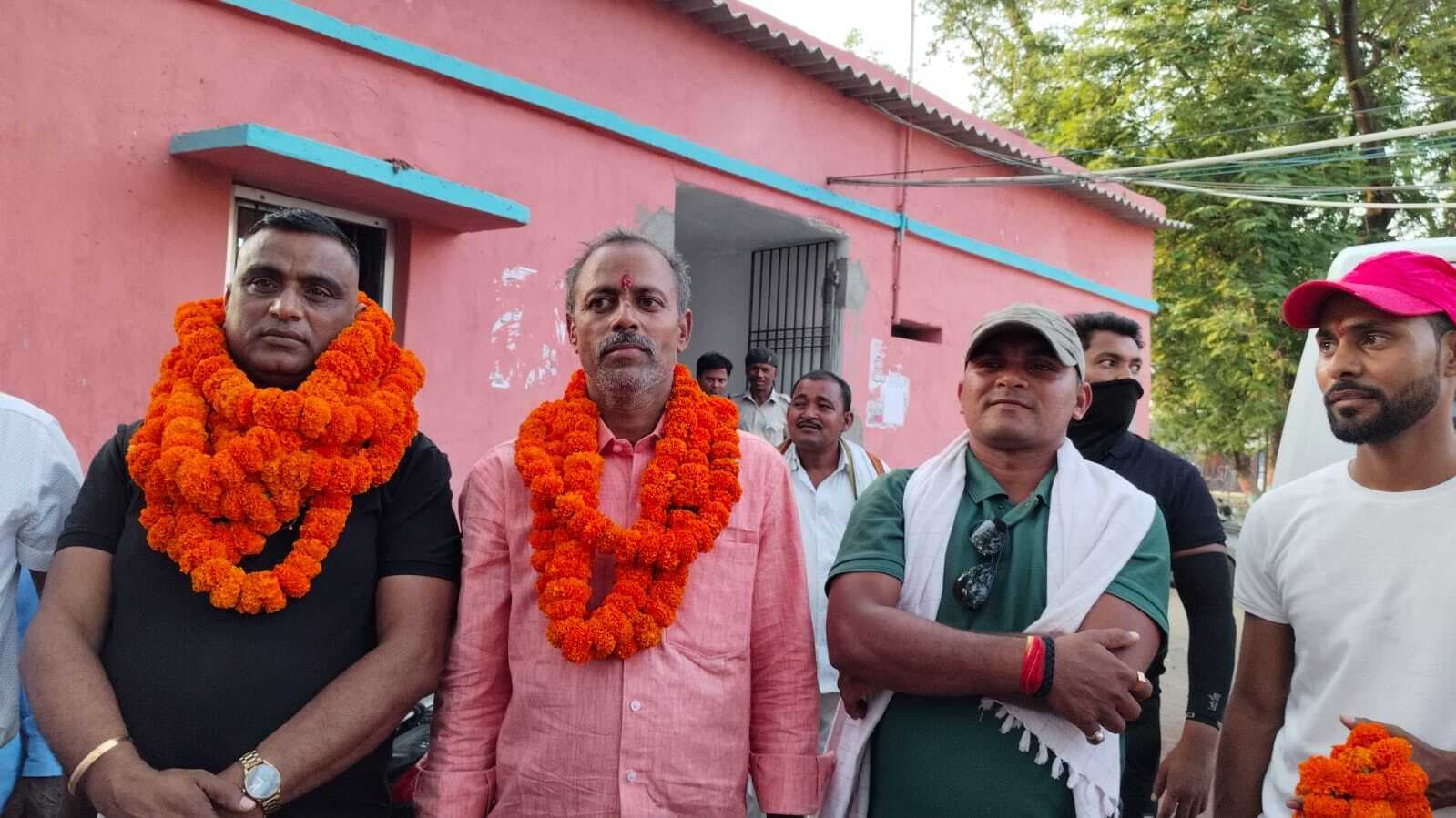 मंगरावा पैक्स चुनाव के लिए तीन उम्मीदवारों ने किया नामांकन