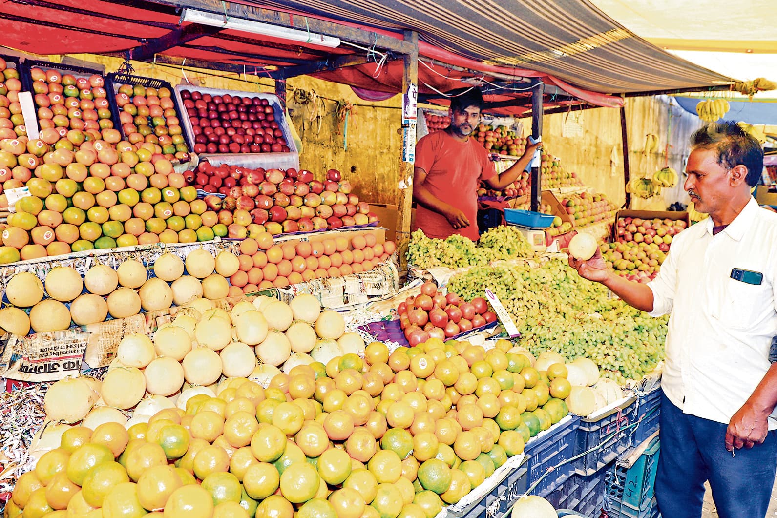 Jamshedpur News : बाजार में फलों के दाम बढ़े, जानिये क्या कह रहे दुकानदार और खरीदार