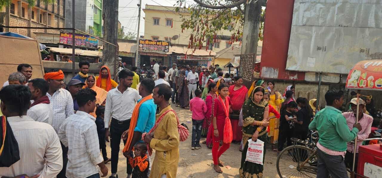 पैक्स अध्यक्ष पद के लिए के पहले दिन तीन अभ्यर्थियों ने किया नामांकन