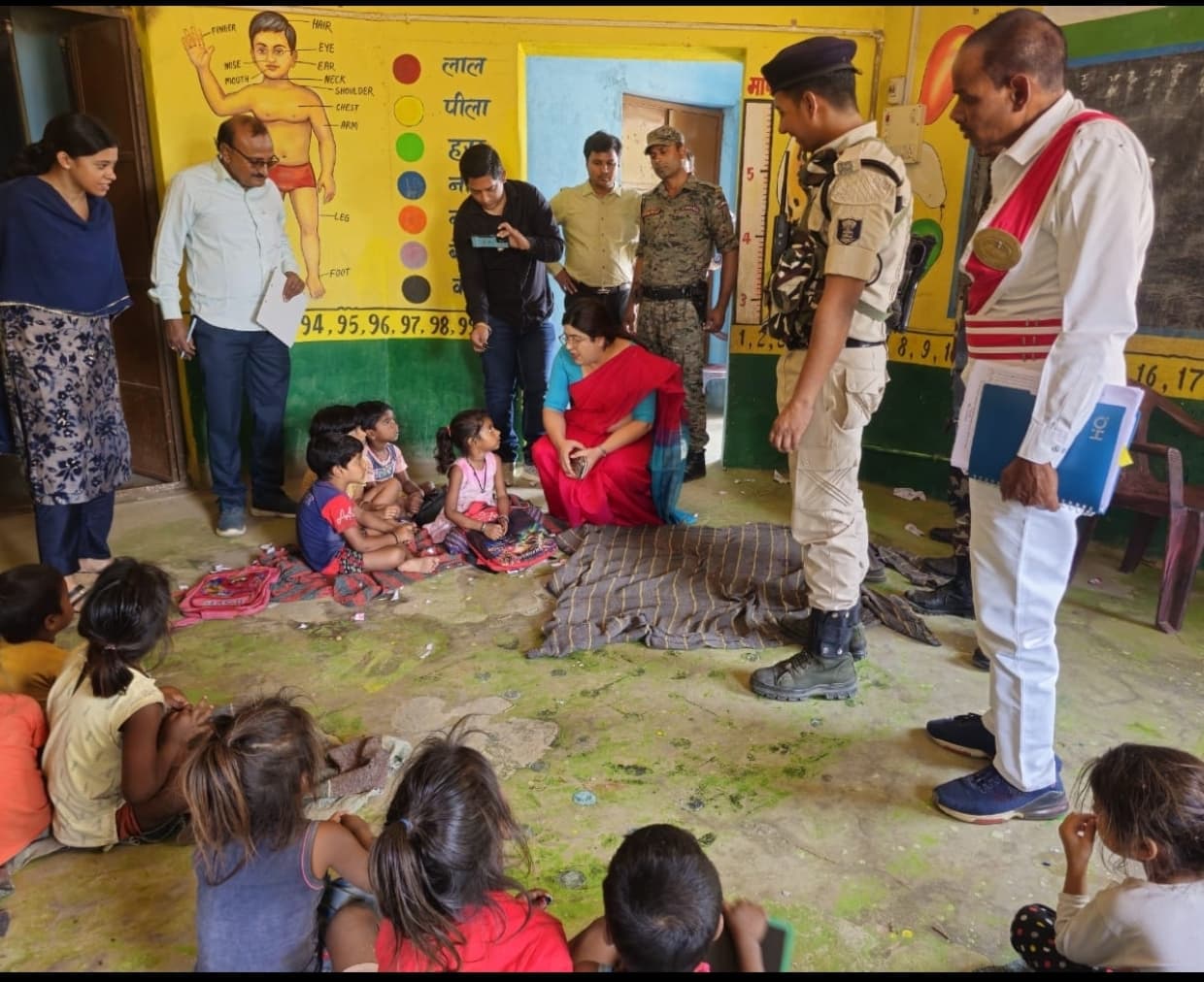 विकास योजनाओं के क्रियान्वयन में नहीं हो लापरवाही : डीएम