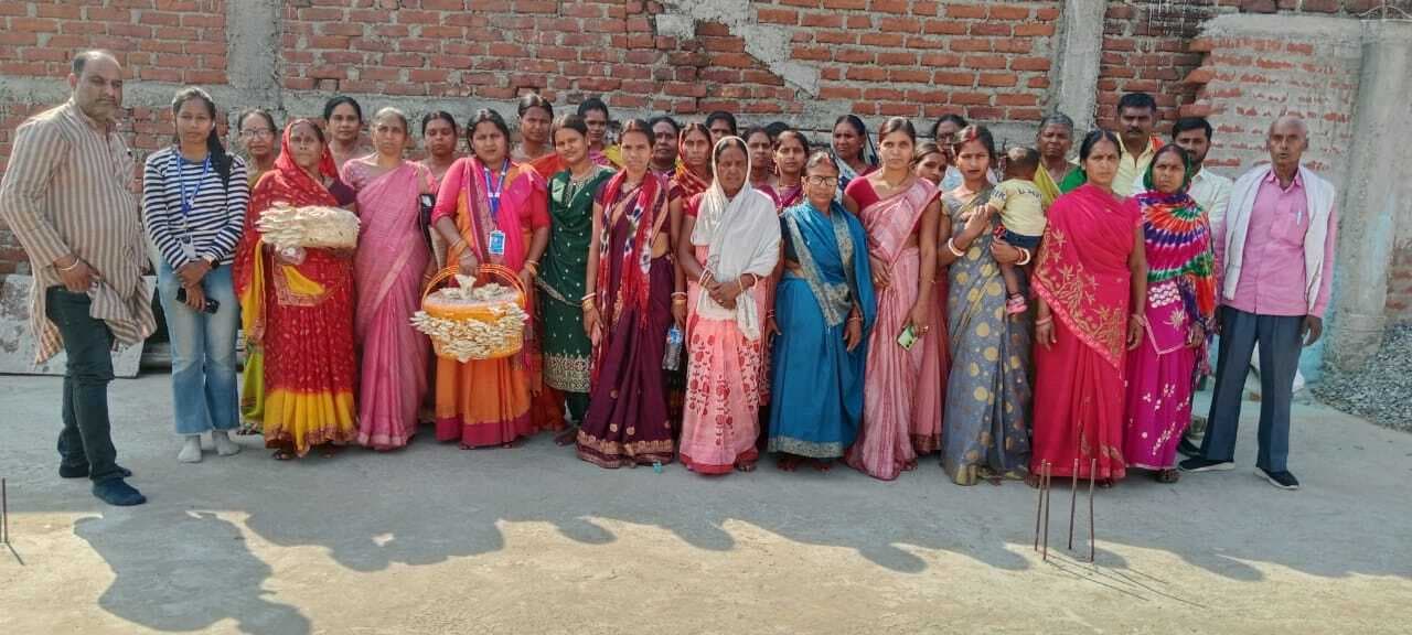 Gaya News : दीघासीन गांव में मशरूम उत्पादन देखने पहुंचीं जहानाबाद की महिलाएं