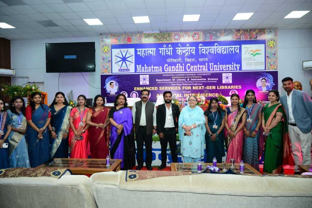 तकनीकी के बदलते दौर में पुस्तकालय को अपडेट करने की है जरूरत : कुलपति