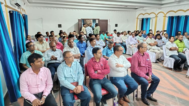 गड़बड़ी करने वाले अनुसंधानक व चिकित्सकों पर होगी कानूनी कार्रवाई