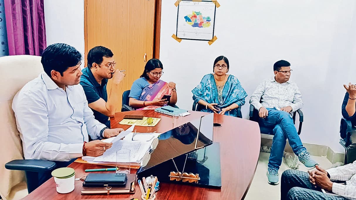 पेयजल की समस्या वाली पंचायतों पर रखें नजर : डीसीएलआर