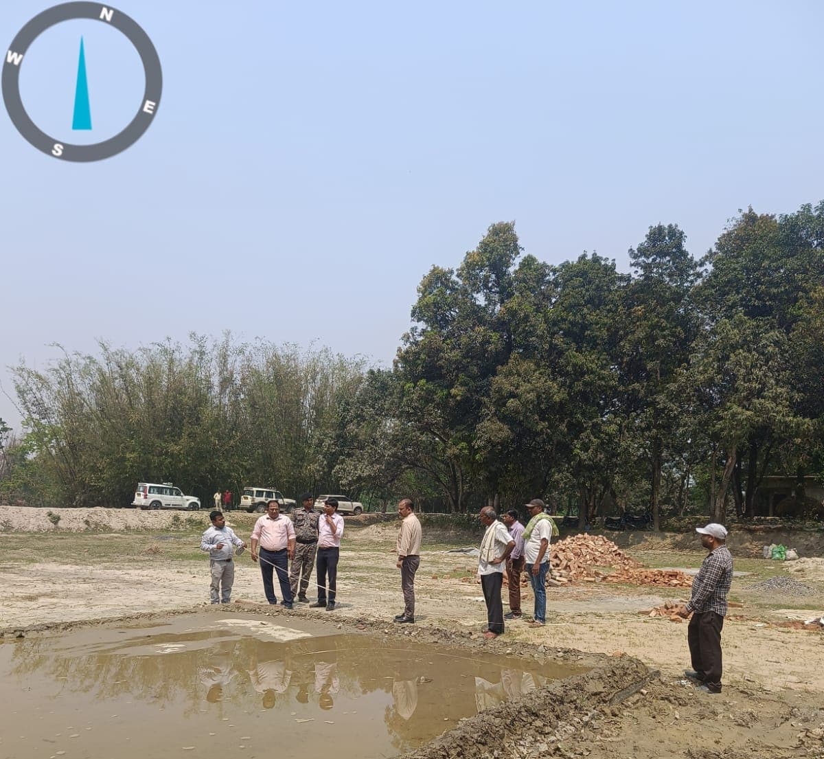 Madhubani News : बासुआरी में खेल मैदान निर्माण का डीडीसी ने लिया जायजा