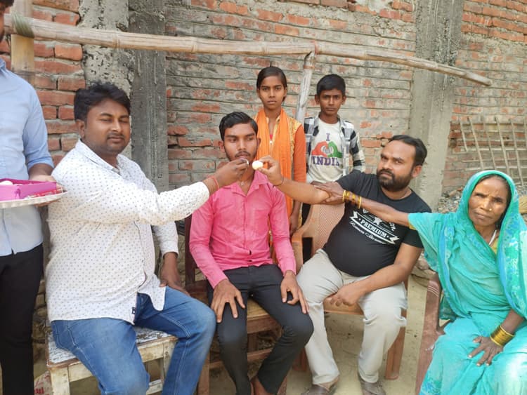 Madhubani News : प्रशासनिक सेवा में जाना चाहती है संजना कुमारी