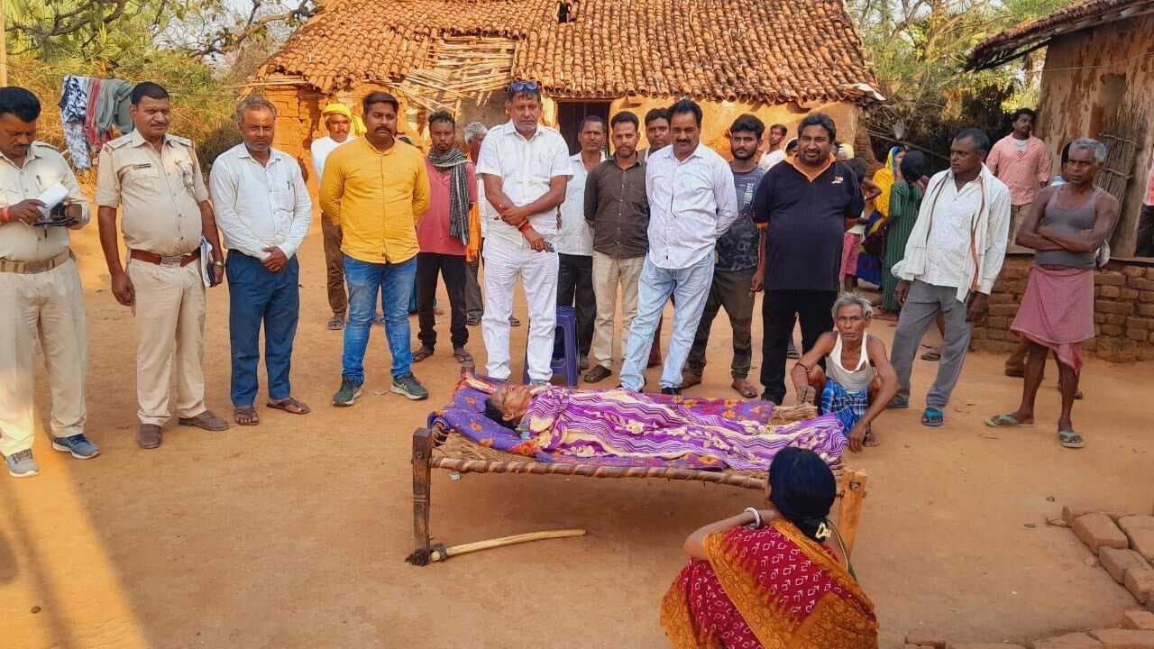 तेज रफ्तार बाइक ने सड़क पर पैदल चल रही महिला को मारी टक्कर, मौत