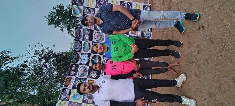 राष्ट्रीय जूनियर बालिका हैंडबॉल प्रतियोगिता में महागामा के दो खिलाड़ियों का चयन