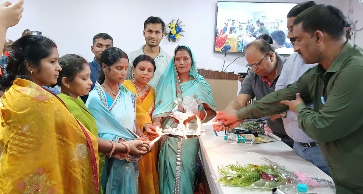 Bhagalpur News: खेती के साथ मधुमक्खीपालन करने पर किसानों की आय होगी दोगुनी