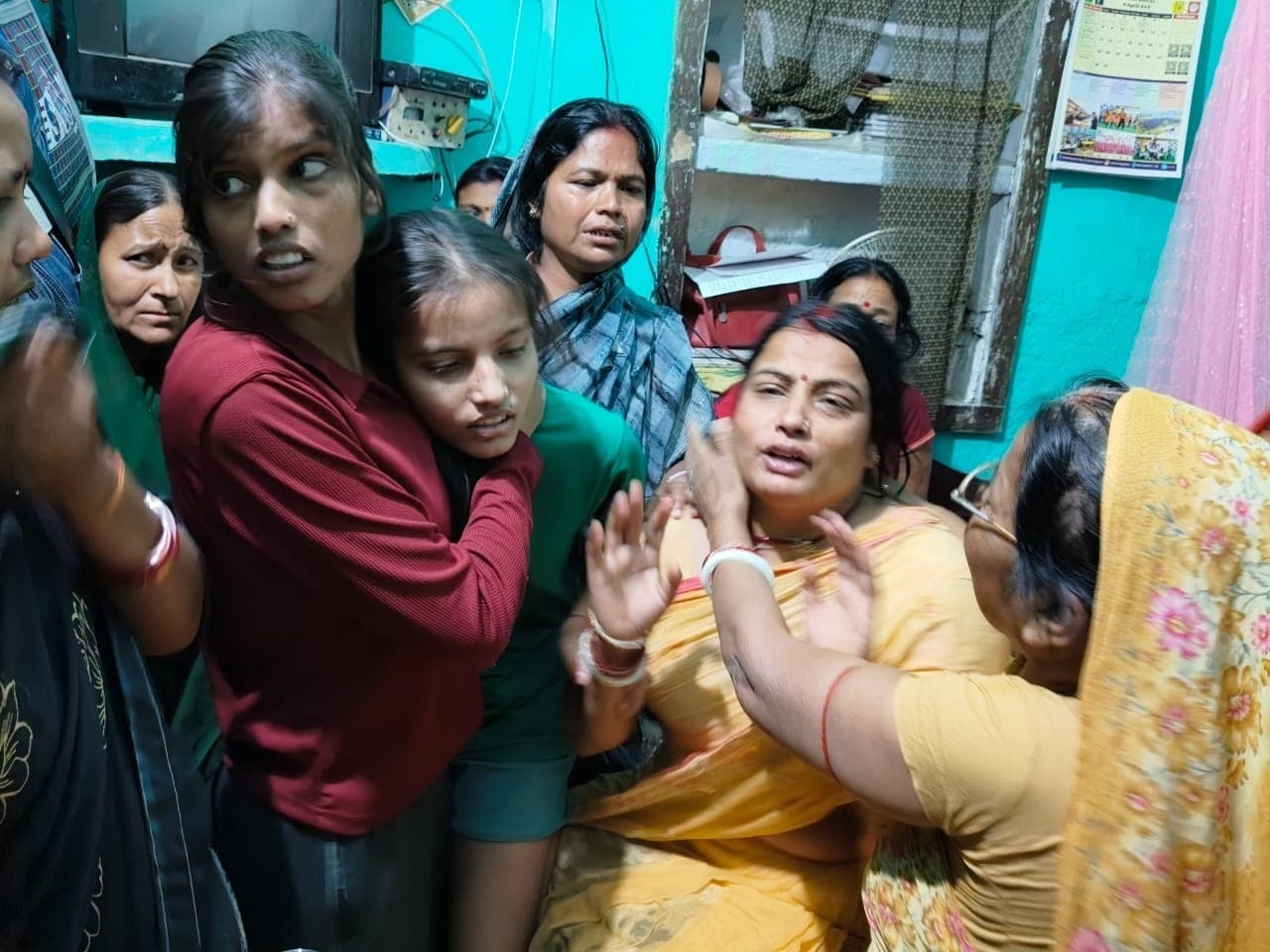 Bhagalpur news पति बीरबल मंडल की मौत से पत्नी बदहवास, मां बेसुध