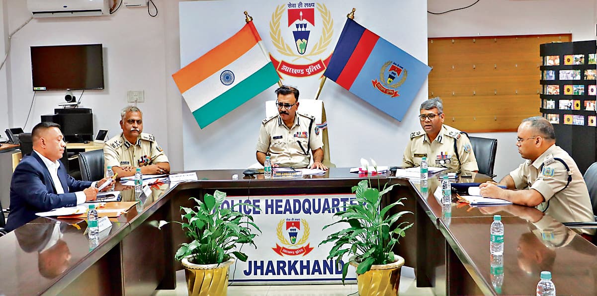 Ranchi News: माहौल बिगाड़नेवालों पर सख्ती बरतें, कार्रवाई की जाये: डीजीपी