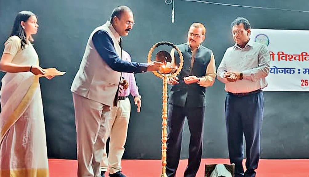 ranchi news : मारवाड़ी कॉलेज में दो दिवसीय नाट्य महोत्सव शुरू, वीसी ने कहा : जीवन के लक्ष्यों पर ध्यान केंद्रित करें विद्यार्थी