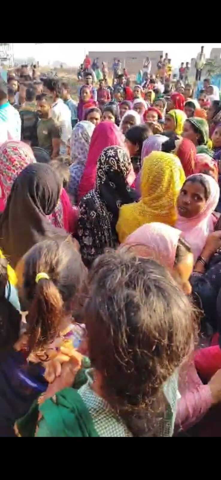 Giridih News: नाबालिग छात्रा ने फांसी लगाकर दी जान