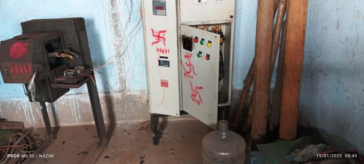Dhanbad News: खरखरी जलापूर्ति योजना के स्विच रूम का ग्रिल तोड़ चोरों ने 60 फीट केबल काटा, चार पंचायतों में जलापूर्ति ठप