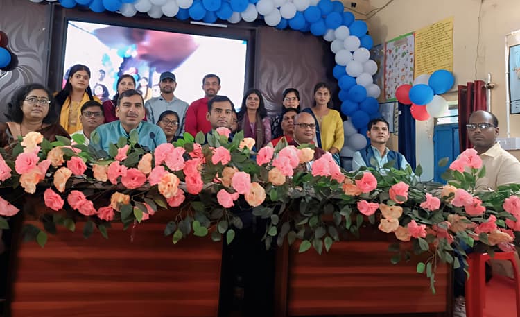 कार्यशाला में प्रोजेक्ट आधारित शिक्षण के बारे में दी गयी जानकारी