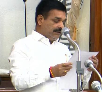 भवानीपुर प्रखंड मुख्यालय भवन निर्माण की राह हुई साफ, शंकर सिंह की पहल लायी रंग