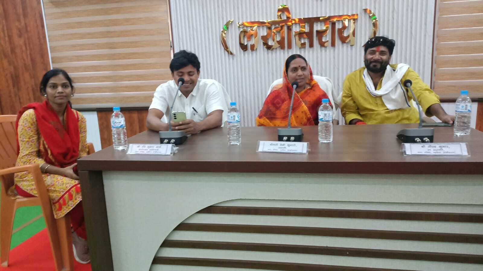 18 लाख 22 हजार आठ सौ रुपये में बड़हिया बस स्टैंड की बंदोबस्ती