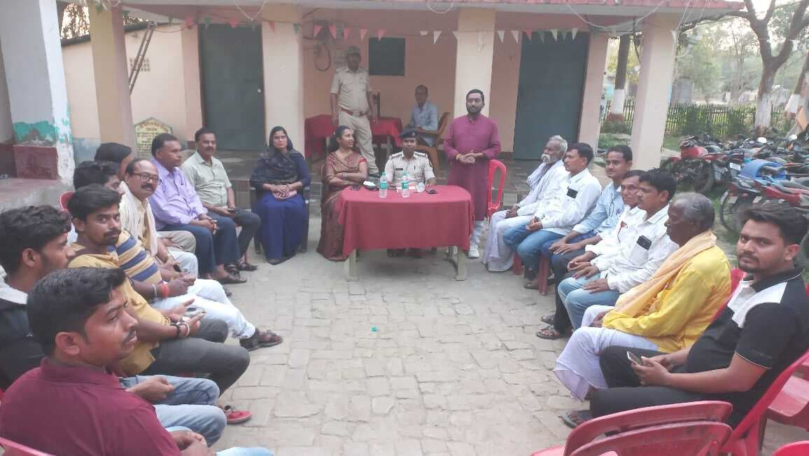 ईद व रामनवमी शांति सौहार्द से मनाने व डीजे पर प्रतिबंध का लिया निर्णय