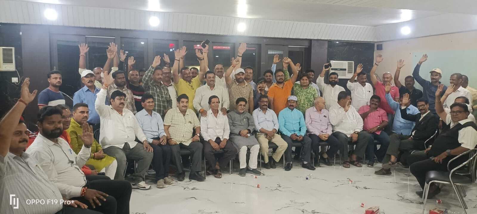 बैठक कर बारसोई के सद्भावना मैदान में अभिनंदन सह मिलन समारोह पर की चर्चा