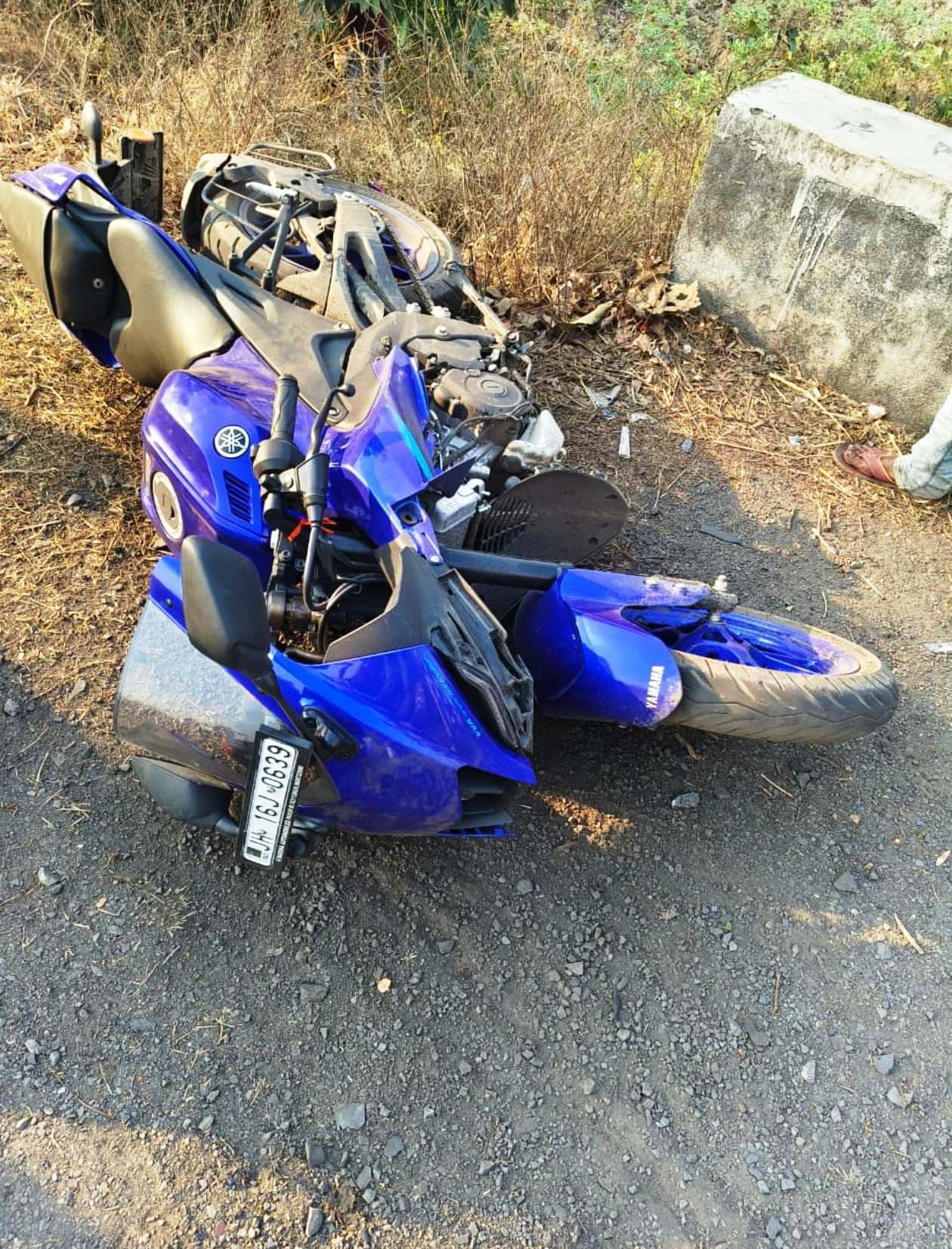 सड़क हादसे में बाइक सवार 21 वर्षीय युवक की मौत