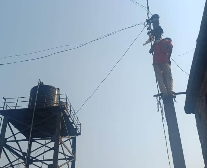 बिजली विभाग ने 100 से अधिक नल जल योजना की लाइन काटी